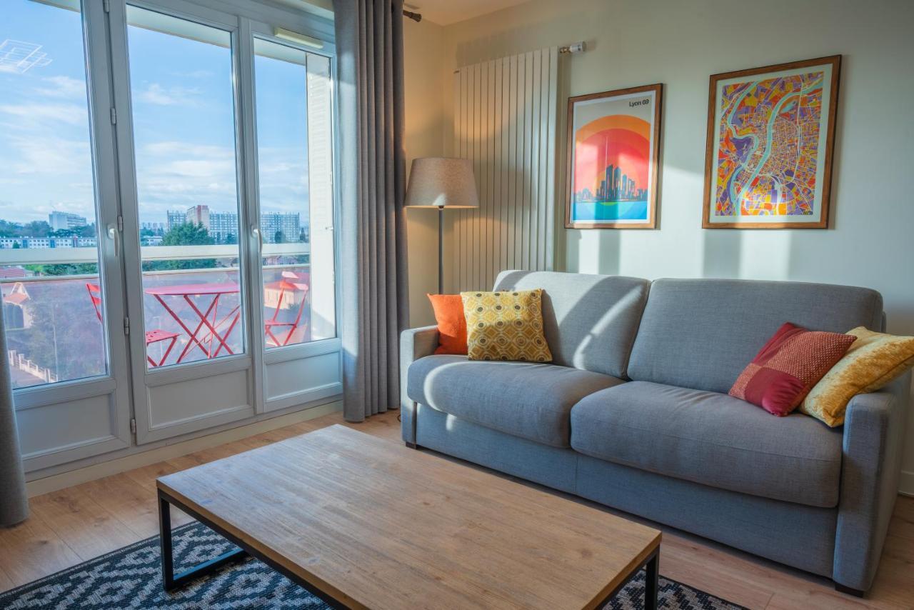 Ferienwohnung T2 De Standing Climatise Avec Parking Prive, Tram T2 T5, Hopitaux Est Bron Exterior foto