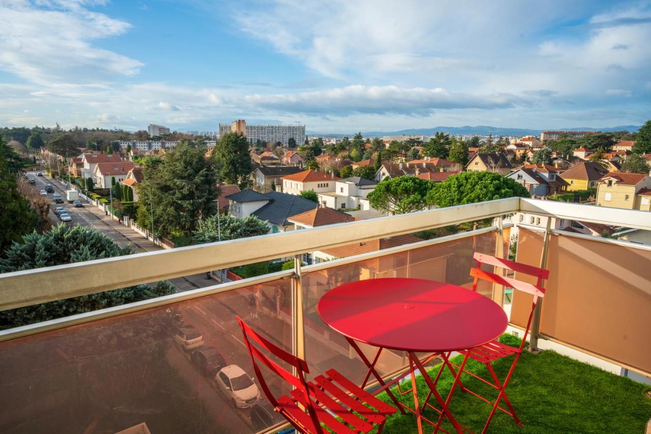 Ferienwohnung T2 De Standing Climatise Avec Parking Prive, Tram T2 T5, Hopitaux Est Bron Exterior foto